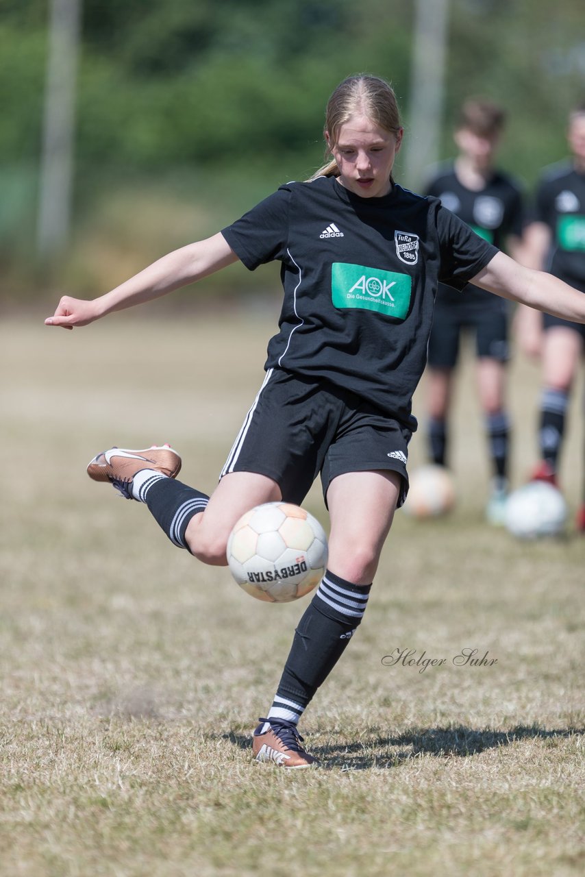 Bild 218 - wBJ TuRa Meldorf/Buesum - JFV Luebeck : Ergebnis: 1:0